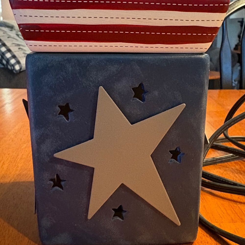Scentsy Wax Warmer Electric Retired Liberty Patriotic Tin Stars - Picture 7 of 15